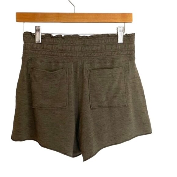 Athleta Compose Short in Olive XSmall - Picture 4 of 5